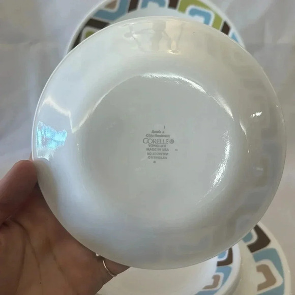 Corelle SQUARED Geometric Dinner Plates and Side Plates 16 Pcs. Service for 8 - Picture 5 of 5